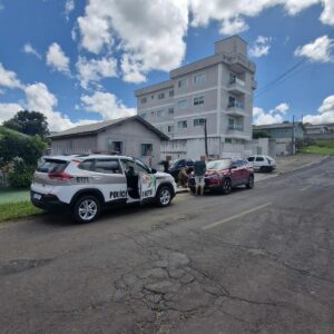 Segundo informações do motorista, a criança surgiu de forma inesperada na frente do carro