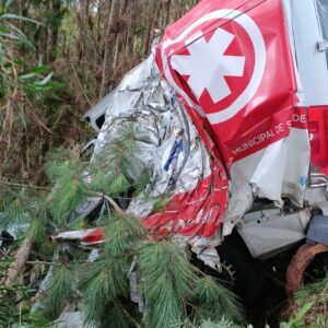 Grave acidente com ambulância de Lages deixa um morto. | Foto: reprodução redes sociais