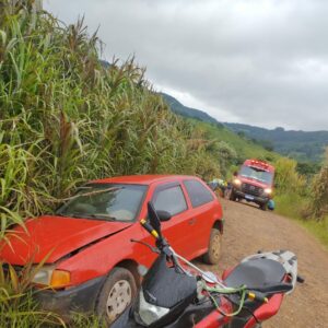 Grave colisão deixa motociclista com múltiplas lesões em SC