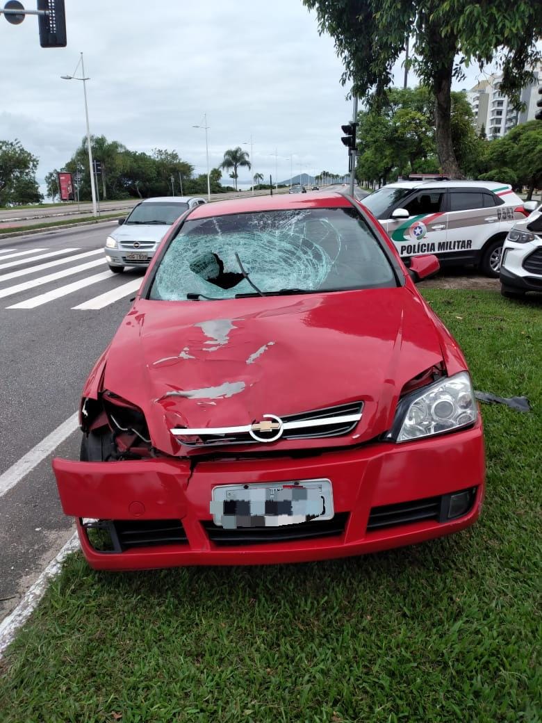 Motorista atropela, mata e foge sem prestar socorro em Florianópolis. – Foto: PMRV/Reprodução