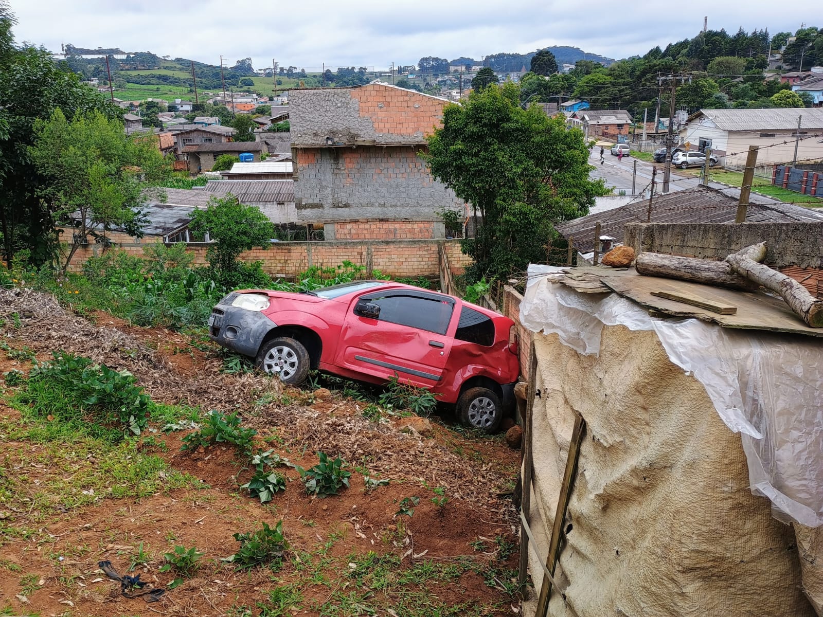 Motorista fica ferida após capotamento em Lages | Foto: CBMSC