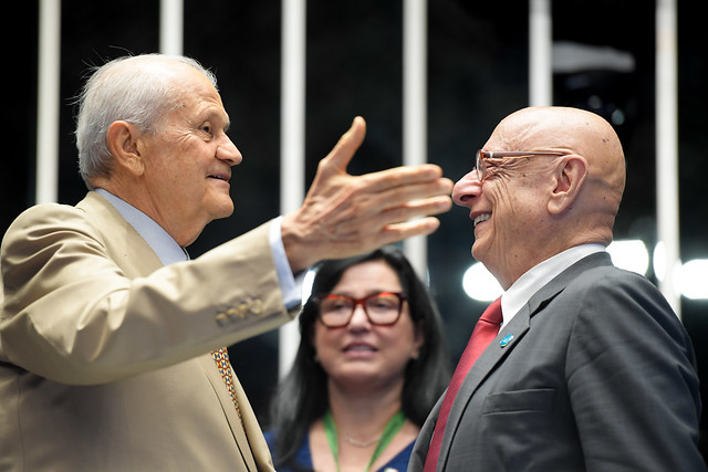 O ex-deputado Nelson Morro, a secretária Vânia Franco (Articulação Nacional) e o senador Esperidião Amin, durante a solenidade. Saulo Cruz/Agência Senado