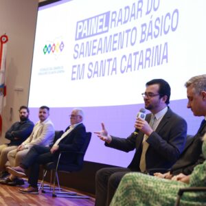 Proposta do novo modelo de saneamento básico gera impasse entre municípios e governo