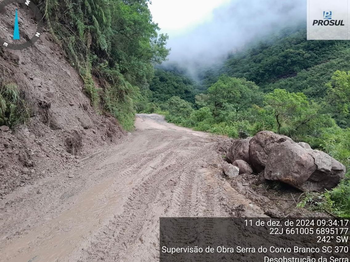 Trânsito na Serra do Corvo Branco está liberado. | Foto: reprodução redes sociais