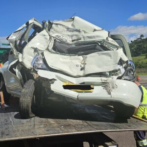 O carro ficou completamente destruído | Foto: Rodrigo Silvério/Rádio Clube de Lages