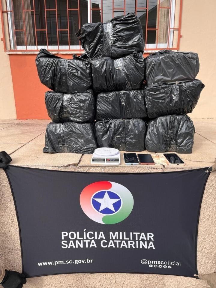 PM de Lages apreende quase 100kg de maconha durante operação