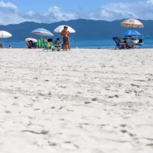 31 praias de Florianópolis estão impróprias para banho; veja quais