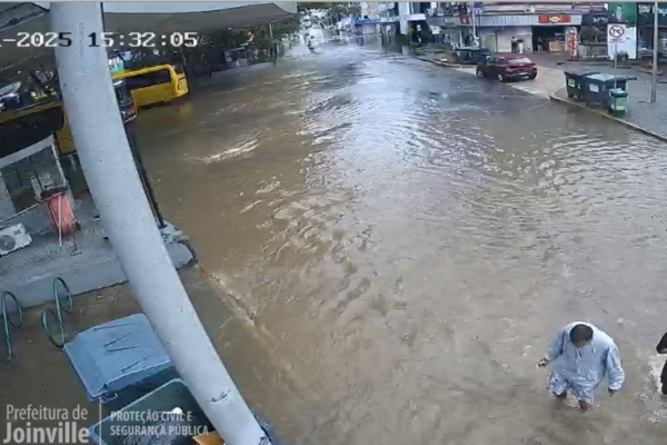 Chuva provoca alagamentos em Joinville; veja imagens (1)