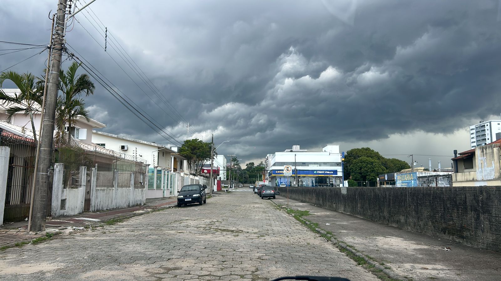 Defesa Civil alerta para fortes tempestades em SC; veja região