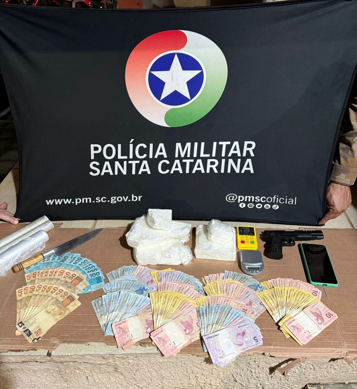 Polícia militar apreende cocaína e homem é preso em Lages | Foto: Polícia Militar/SC