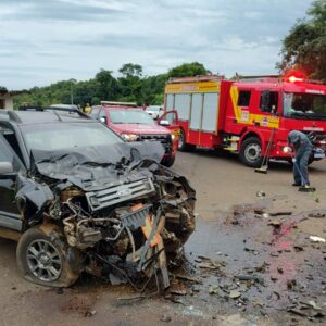 Grave colisão entre carros deixa quatro feridos na SC-154