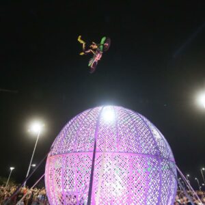 Mirage Circus cerca de 25 mil pessoas celebram show inédito na Ponte Hercílio Luz | Foto: Cristian Damaceno/Divulgação