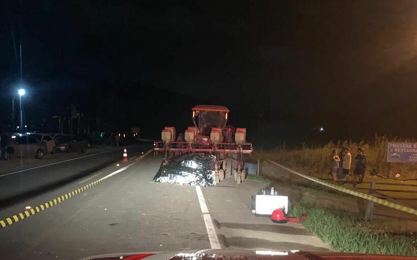 Motociclista morre em colisão com trator na SC-390