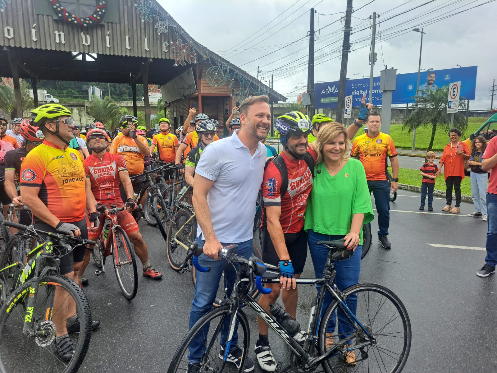 Prefeito de Guaíba chega a Joinville para agradecer apoio durante enchentes