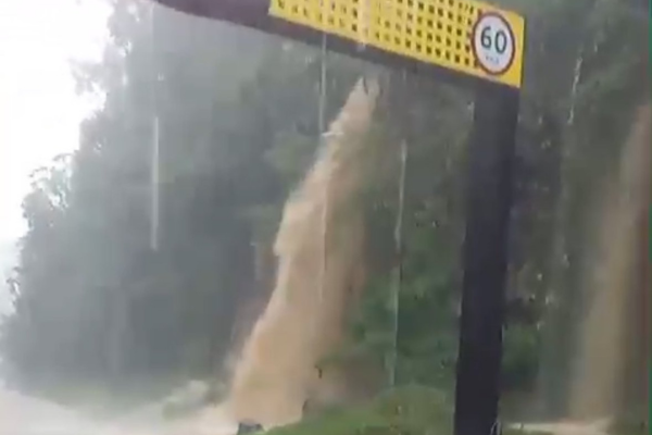 Trecho da BR-101 é liberado em Balneário Camboriú