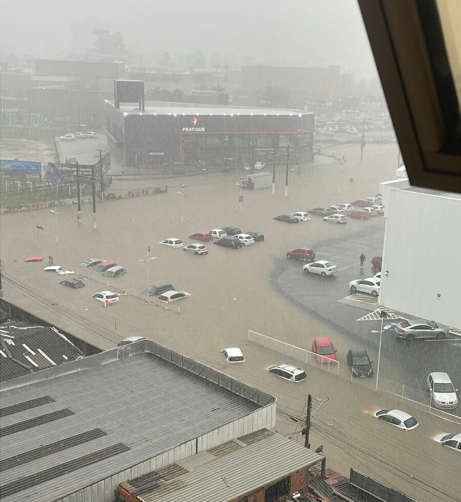 Entenda o que causou chuva intensa em Santa Catarina. – Foto: Kauan Dalprá/SCC SBT