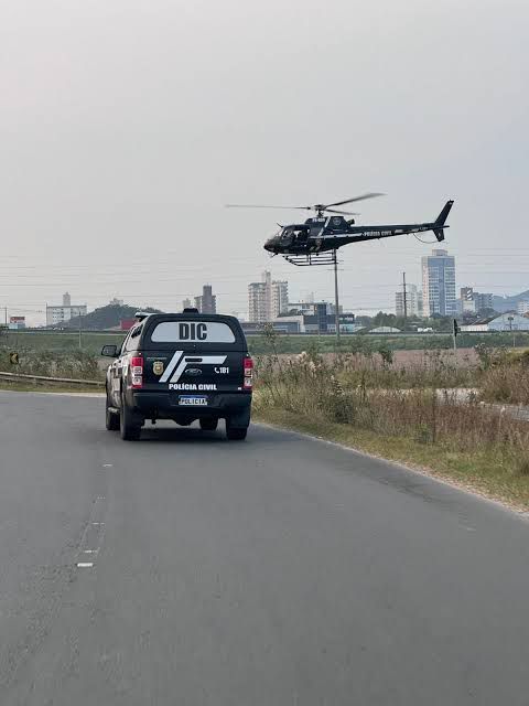 Homem é preso por furtar portas de alumínio em SC. – Foto: Imagem Ilustrativa/ DIC Tubarão/Reprodução