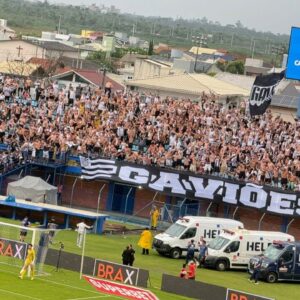 Com briga de torcida e expulsão antes do primeiro minuto, Figueirense vence o clássico | Foto: Rodolfo Carreirão / SCC10