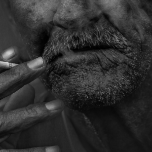 Fumar um cigarro pode reduzir 20 minutos de vida; entenda. - Foto: Canva/Reprodução