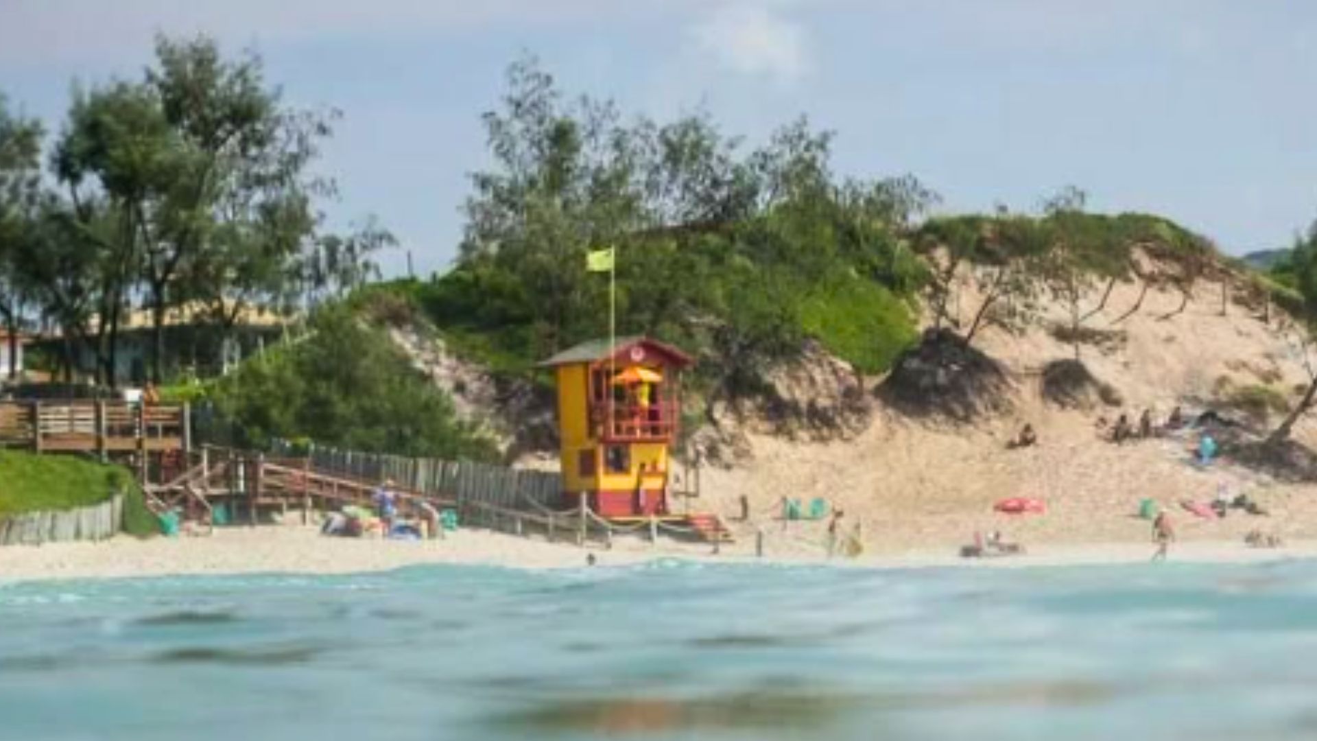 Homem morre após se afogar em praia de Florianópolis. - Foto: @lomba.dosabao/Reprodução