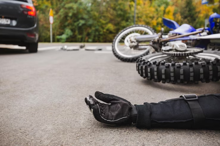 Motociclista colide com carro e fica ferido em Chapecó