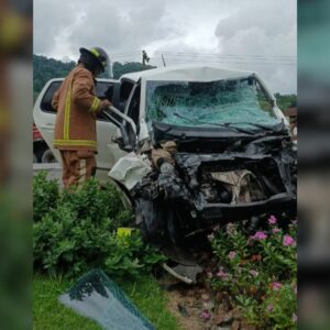 Grave acidente mata motorista na BR-470 em SC; veja imagens | Foto: Bombeiros Voluntários