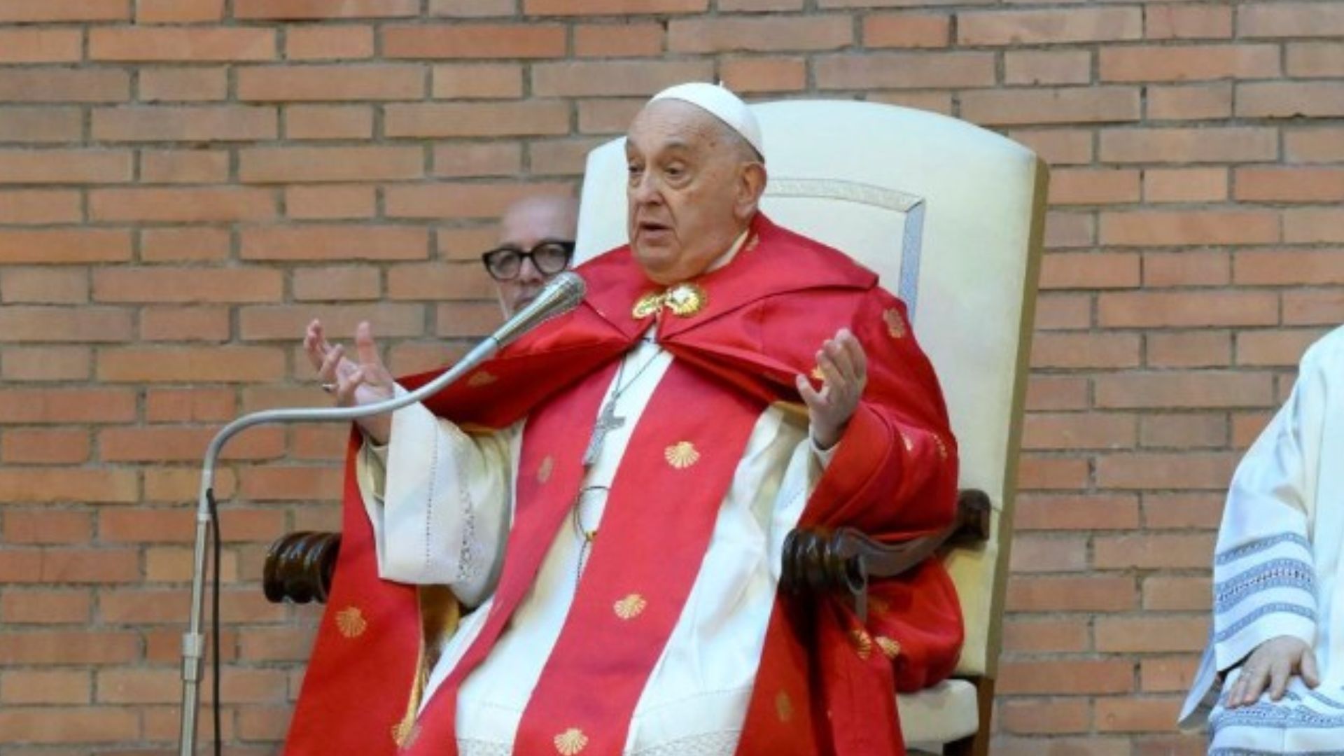 ‘Crítico’: Vaticano atualiza estado de saúde do papa Francisco. – Foto: @Pontifex_es/Reprodução