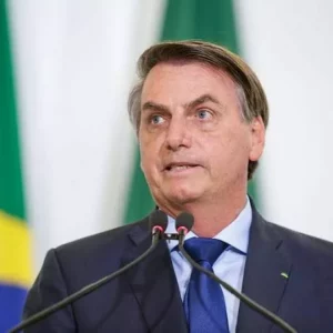 Bolsonaro enfrenta primeiro fim de semana com tornozeleira e proibido de sair de casa. - Foto: Carolina Antunes/Gov.br 