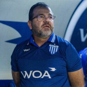 Mesmo campeão catarinense, Enderson Moreira não seguirá no Avaí. - Foto: Avaí/Reprodução
