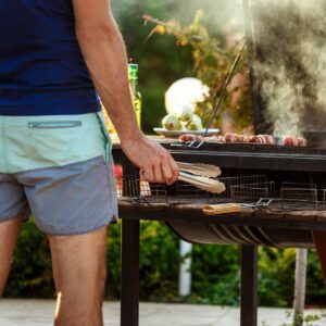 Churrasco entre amigos termina em tragédia: um morto e dois feridos. - Foto: Imagem Ilustrativa/Canva/Reprodução