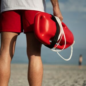 Cinco pessoas são resgatadas ilhadas em costão em praia de SC | Imagem Ilustrativa/Reprodução