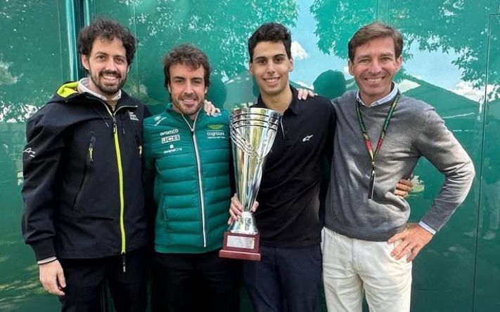 Com ajuda de Alonso, Bortoleto se prepara para a estreia na F1 | A14 | Redes Sociais