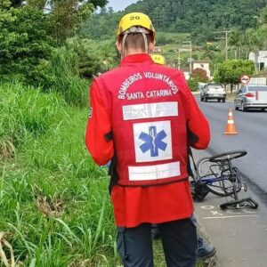 Idoso em triciclo morre em grave acidente na SC-340 | Foto: BVPG/Reprodução