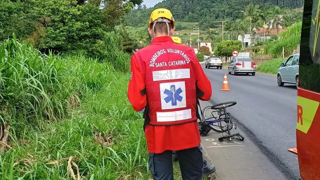 Idoso em triciclo morre em grave acidente na SC-340 | Foto: BVPG/Reprodução