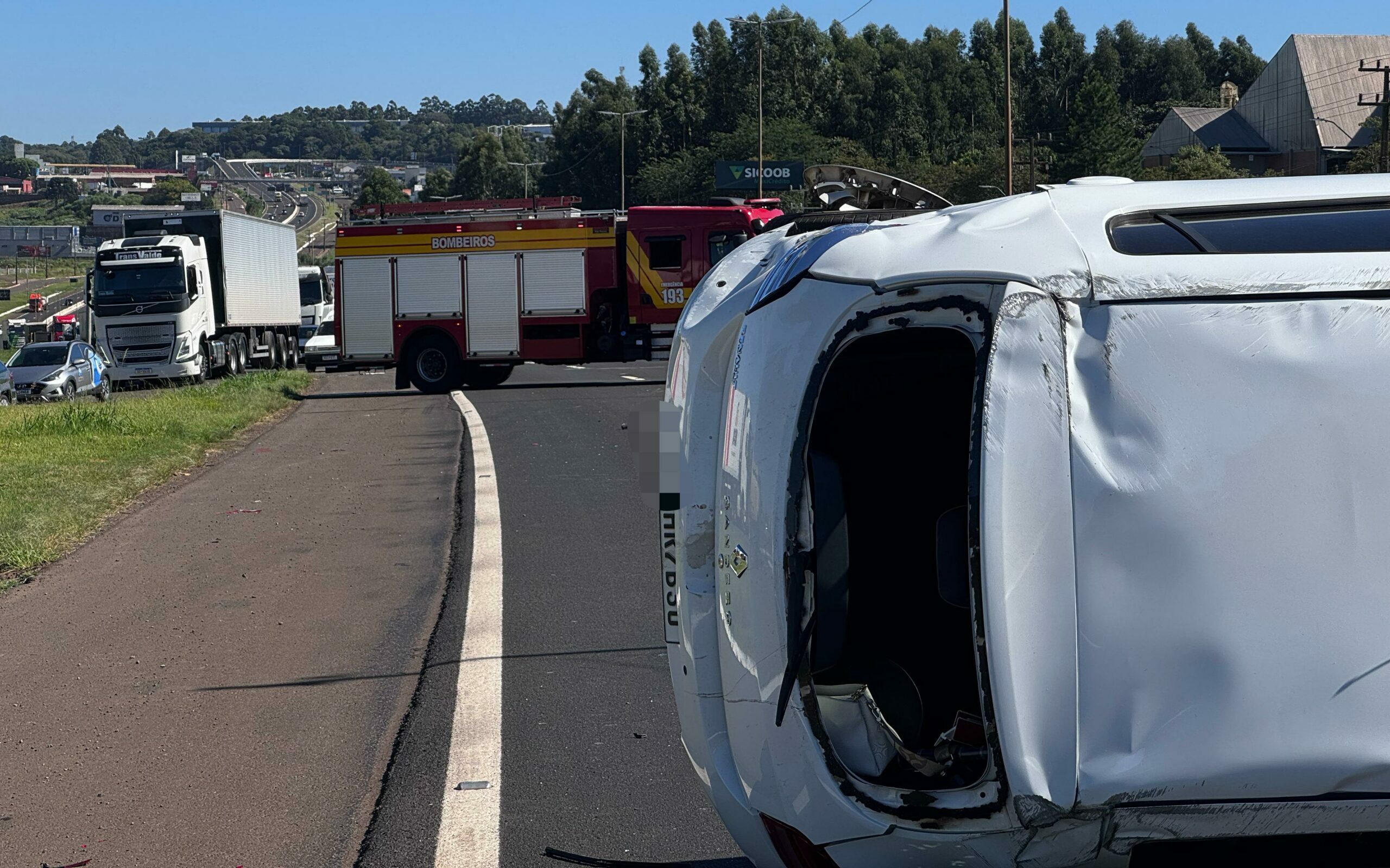 Morte da condutora foi confirmada ainda no local | Imagem: Corpo de Bombeiros | Reprodução