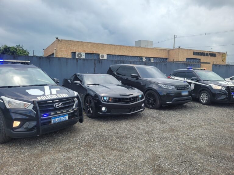 Operação da Polícia Civil apreende carros de luxo de influenciador em SC. – Foto: PCSC/Reprodução
