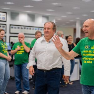 Érick Jacquin visita Luciano Hang na Havan em SC; veja fotos. - Foto: Havan/Reprodução