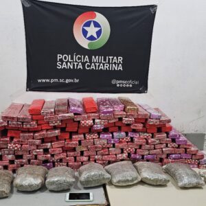 Homem é preso com mais de 140 kg de maconha em residência no Norte de SC | Foto: PMSC/ divulgação