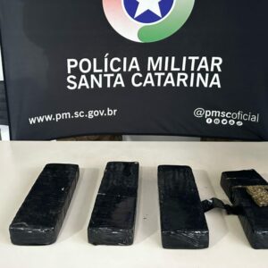 Homem recebe R$ 150 para entregar maconha, mas acaba preso | Imagem: Polícia Militar/Reprodução