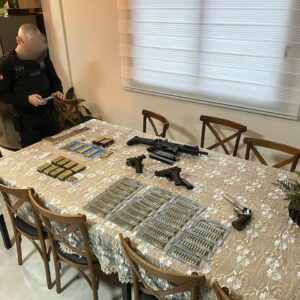 Operação policial resulta em prisões e apreensão de armas na Serra | Foto: PCSC