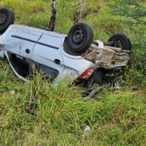 Carro capota e mata motorista em pequena cidade de SC | Foto: CBMSC/Reprodução