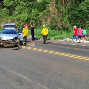 Colisão entre carros deixa feridos e mobiliza resgate aéreo na SC-480 | Foto: CBMSC.
