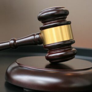 Homem que matou idoso por vingança em SC é condenado a 16 anos de prisão | Foto: Canva.
