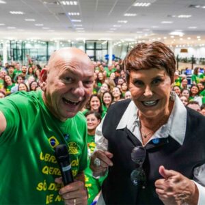 Luciano Hang recebe Márcia Sensitiva em visita à sede da Havan em SC | Foto: Divulgação. 