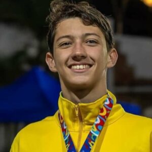 Gabriel Nerbass conquista ouro no Mundial Escolar e leva Lages ao topo do pódio na Sérvia | Foto: Reprodução/Redes Sociais.