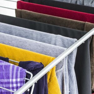 Secar roupa no frio? Esse truque com papel-alumínio vai te surpreender | Foto: Canva.