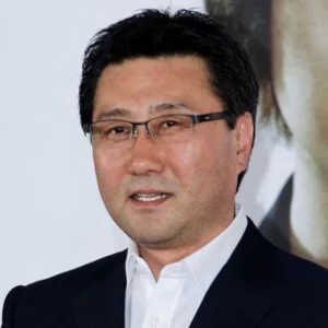 Ator sul-coreano Choi Jung Woo morre aos 68 anos | Foto: Reprodução/Acrofan, via SBT News