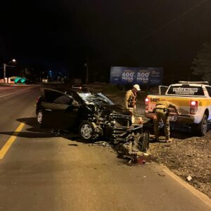 Grave colisão entre carro e moto deixa uma pessoa morta na SC-108 | Foto: CBMSC/Divulgação 