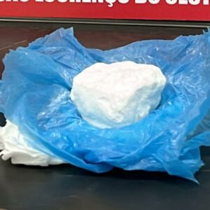 Droga estava armazenada no carro do suspeito | Imagem: Polícia Civil/Reprodução