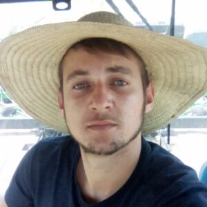 Jovem morto a tiros dentro de casa é identificado em SC | Imagem: Redes Sociais/Reprodução